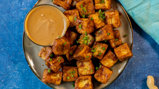 Pan-Fried Tofu with Spicy Peanut Sauce Recipe - Food.com